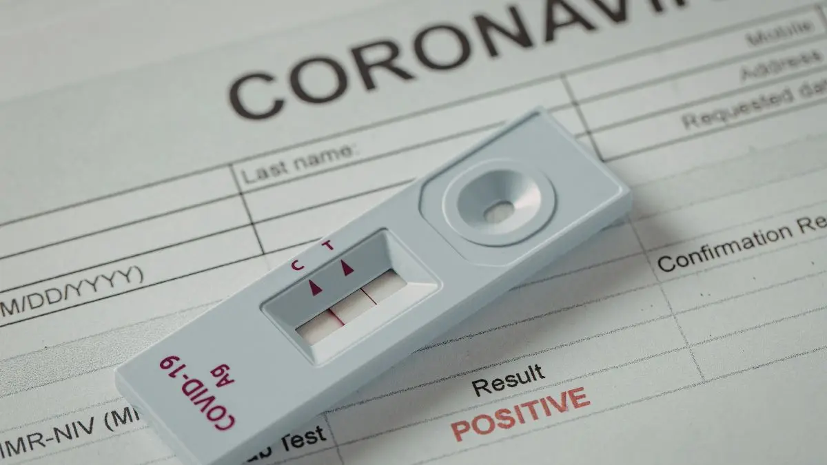 positive-covid-19-rapid-test-on-coronavirus-lab-form